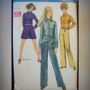 Vintage 1960s Sewing Pattern Simplicity Pattern 8400 
Size 14 
New Old Stock UC